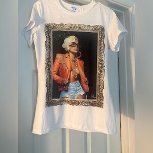 Ladies graphic tee! Super cute!